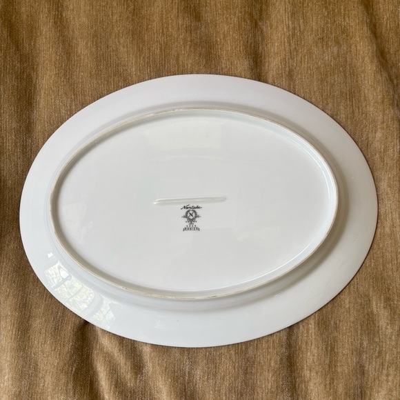 Noritake Ranier Elegant White Oval Serving Platter 13 5/8" - Picture 3 of 4